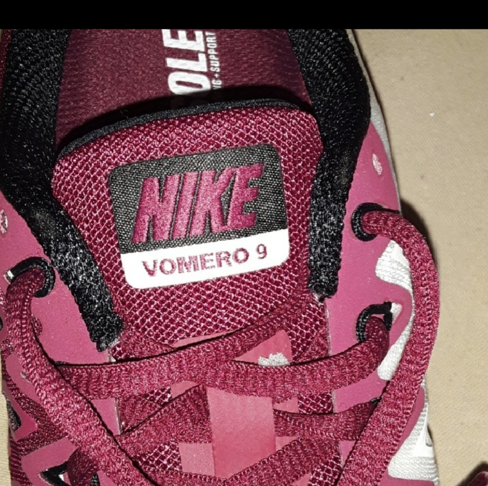 NIKE VOMERO 9.  NWOT - Picture 2 of 8